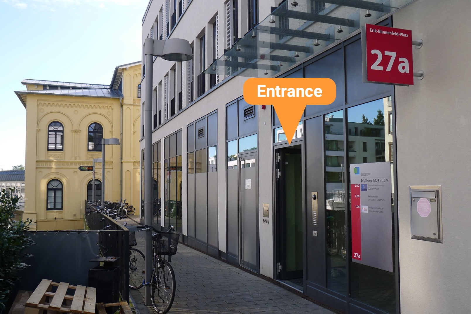 Entrance Erik-Blumenfeld-Platz 27A
